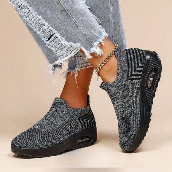 Women's Air Cushion Breathable Round Closed Toe Slip On Sneakers - Picture 4 of 4